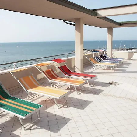 Hotell Acropolis 3*
