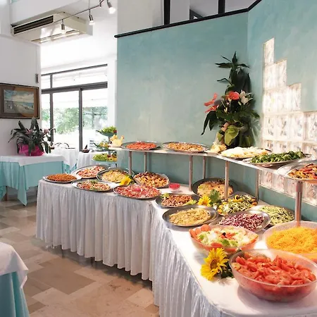 Acropolis Hotell 3*